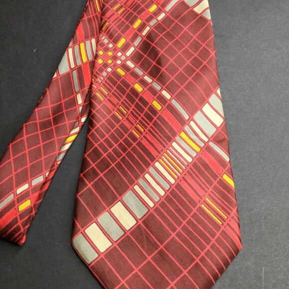 Vintage Guy Laroche Paris Mens Silk Tie Red Geometric Pattern Made France - Picture 4 of 8